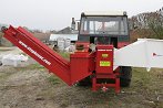 stepkovac-za-traktor-URBAN-TR-110-s-dopravnikem-do-boku-9